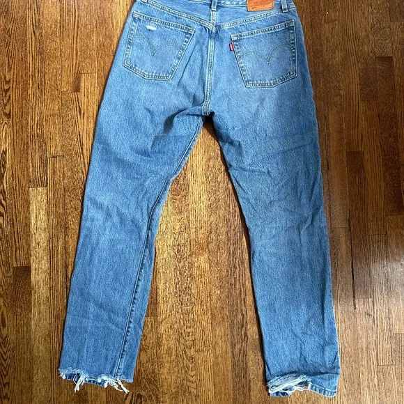 Levi's Ripped Jeans - Picture 2 of 4